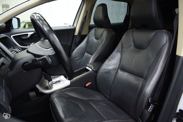 Volvo XC60 10