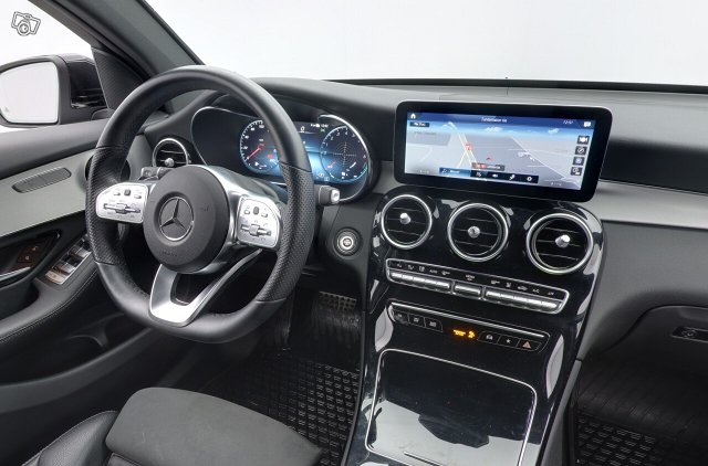 MERCEDES-BENZ GLC 9