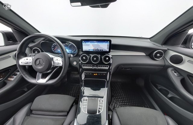 MERCEDES-BENZ GLC 10