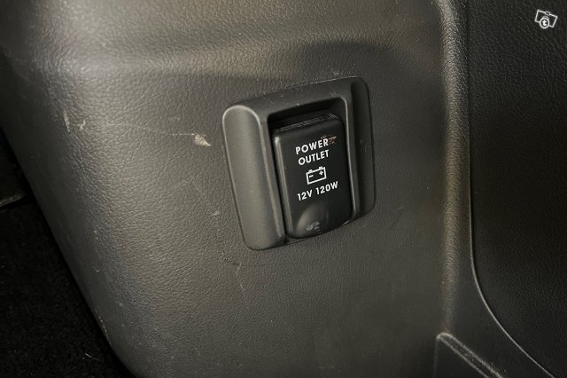 Mitsubishi Outlander PHEV 13