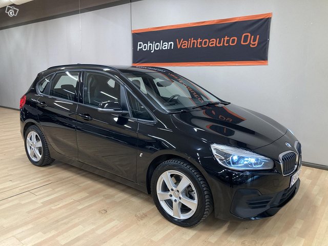 BMW 225