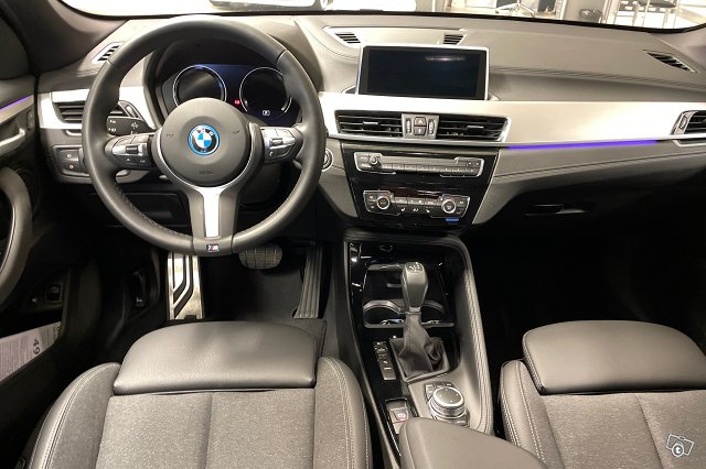 BMW X1 XDrive25e 8