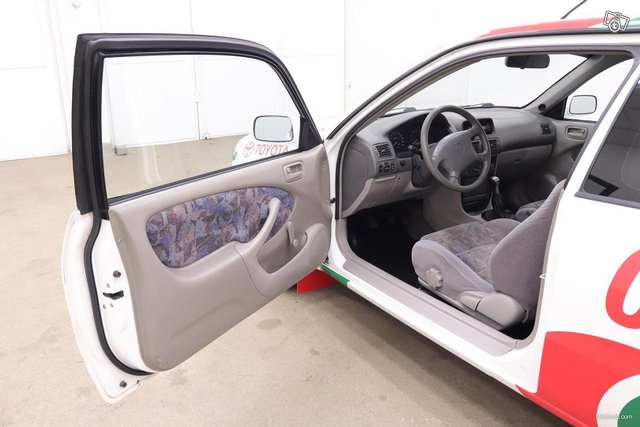 Toyota Corolla 9