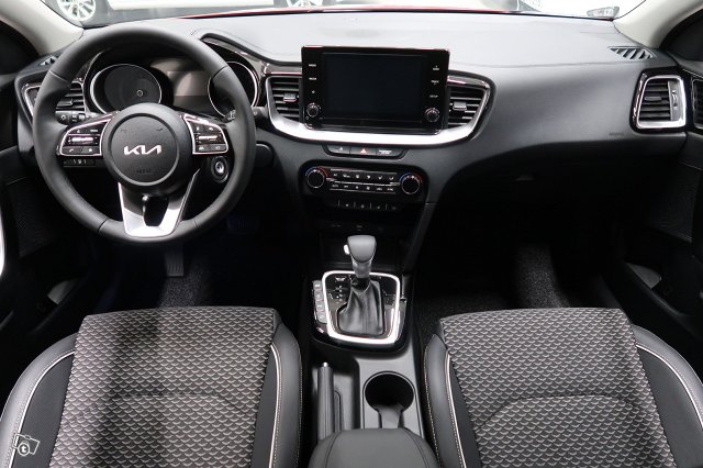 KIA CEED 8