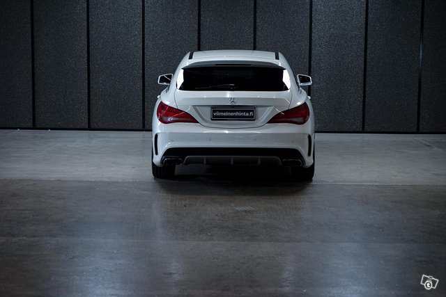 Mercedes-Benz CLA 45 AMG 4