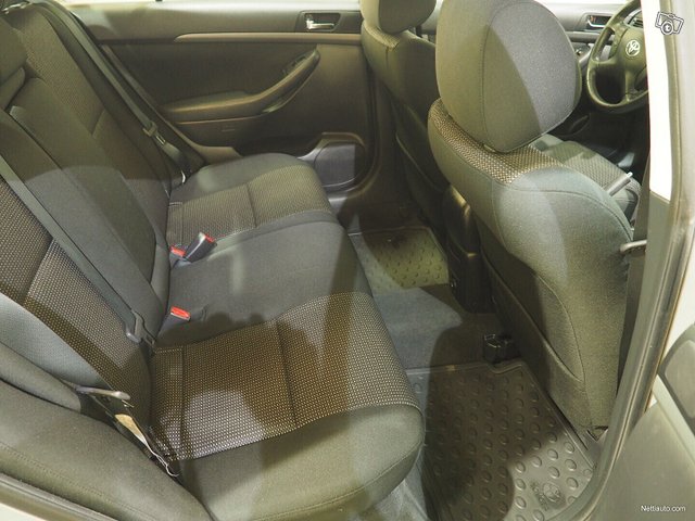 Toyota Avensis 10
