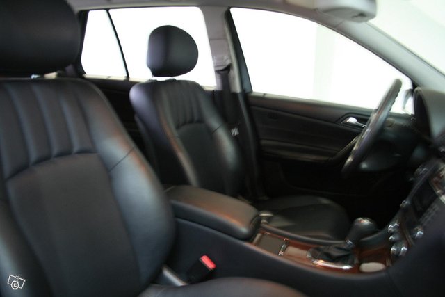 Mercedes-Benz C 12