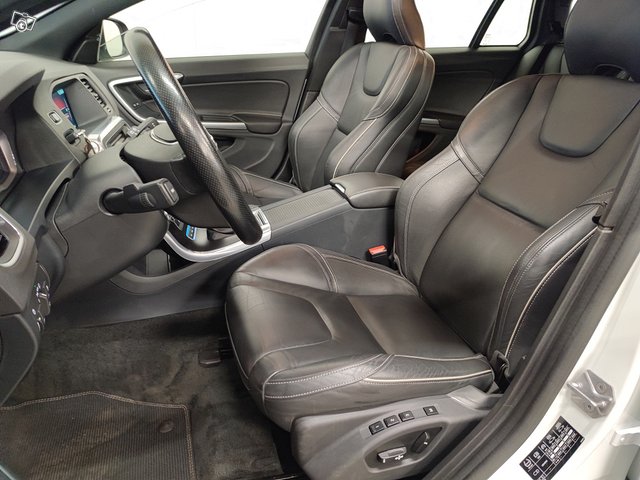 Volvo V60 7