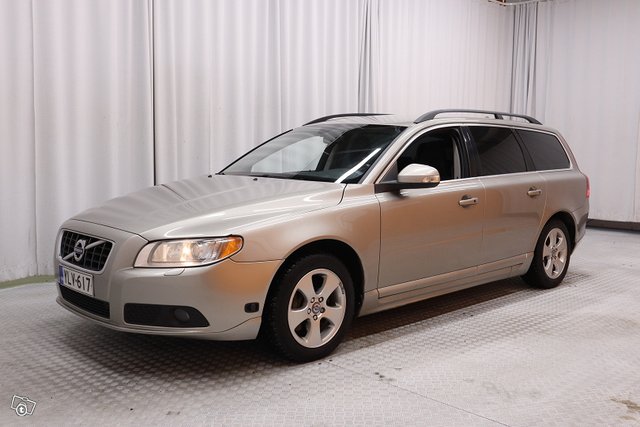 Volvo V70 4