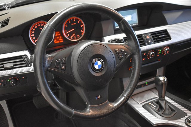 BMW 525 12