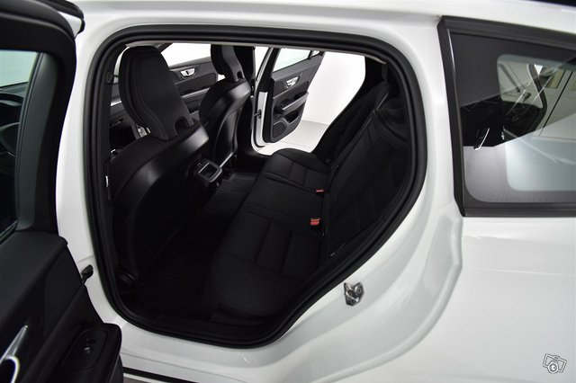 VOLVO V60 21