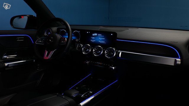 MERCEDES-BENZ EQB 21
