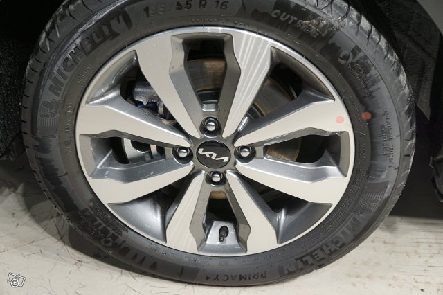 Kia STONIC 9