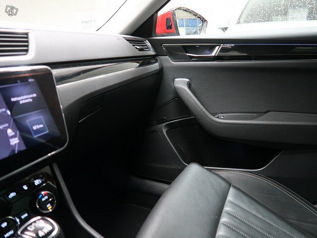 SKODA Superb 21