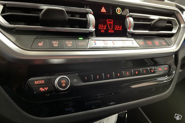 BMW IX3 14