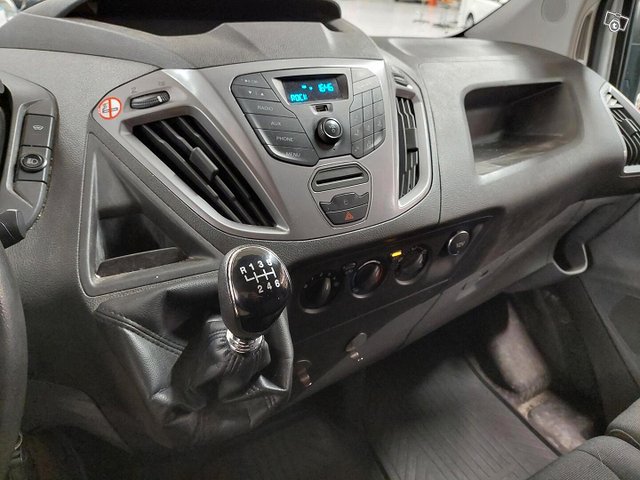 Ford Transit Custom 16