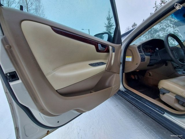 Volvo V70 12