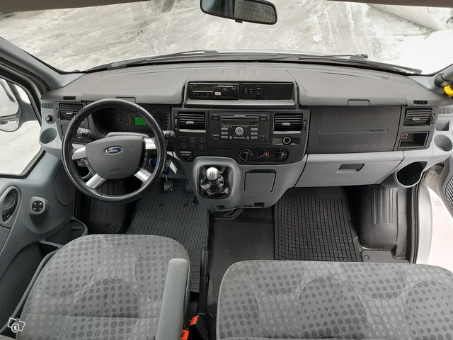Ford Transit 9