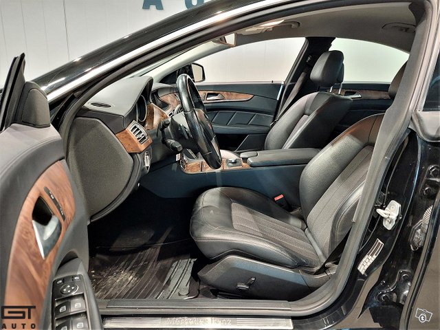 Mercedes-Benz CLS 12