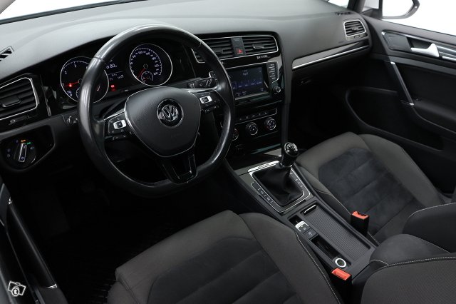 Volkswagen Golf 13
