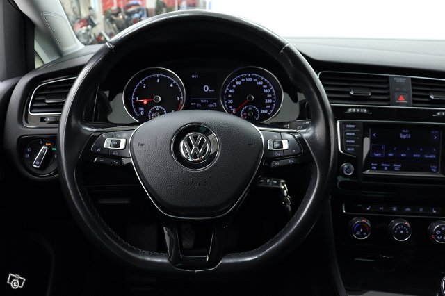 Volkswagen Golf 14