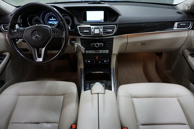Mercedes-Benz E 9