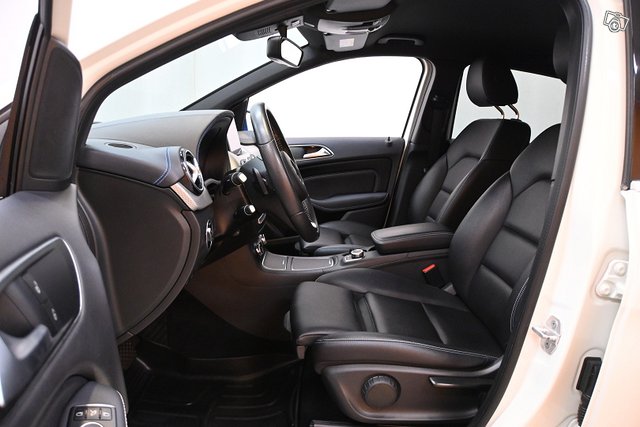 Mercedes-Benz B 8