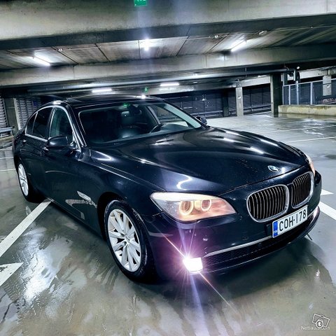 BMW 740