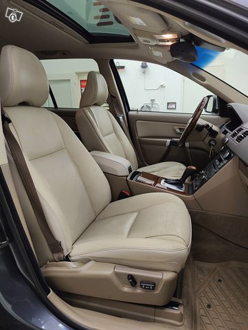 Volvo XC90 17