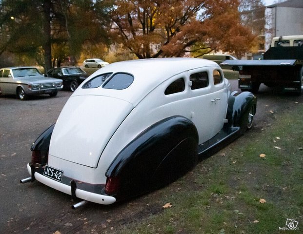 Ford Custom 5