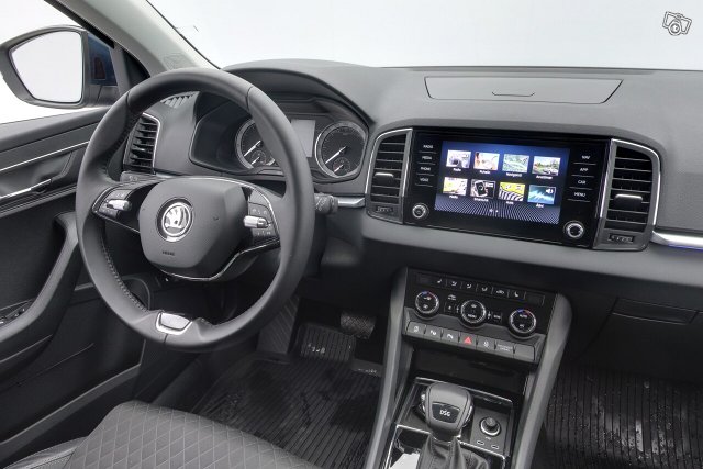 SKODA KAROQ 9
