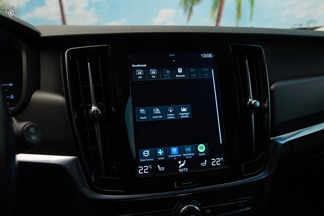 VOLVO V90 20