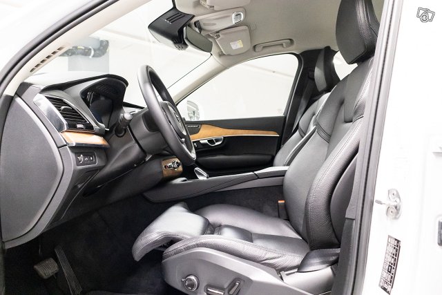 Volvo XC90 6