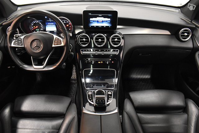 Mercedes-Benz GLC 11