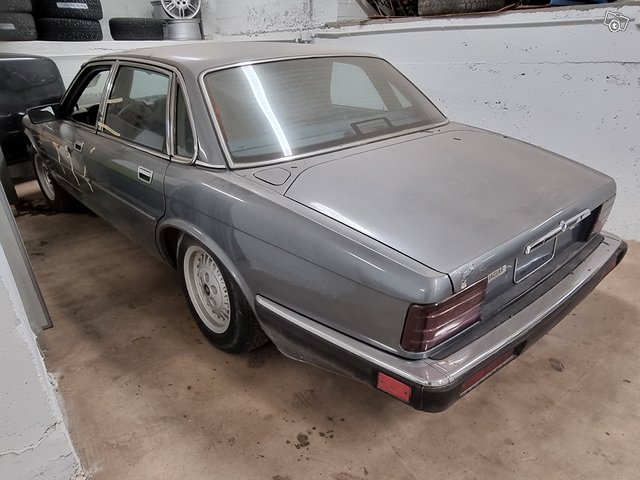 Jaguar Sovereign 2