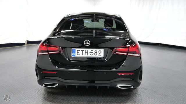 Mercedes-Benz A 4