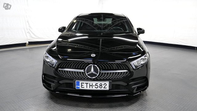 Mercedes-Benz A 8