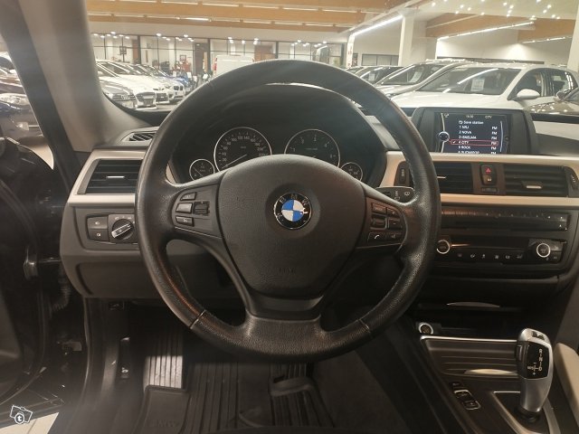 BMW 320 Gran Turismo 13