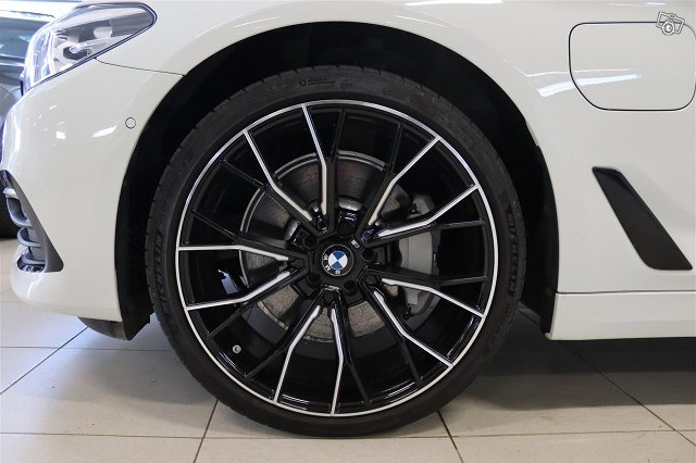 BMW 530 22