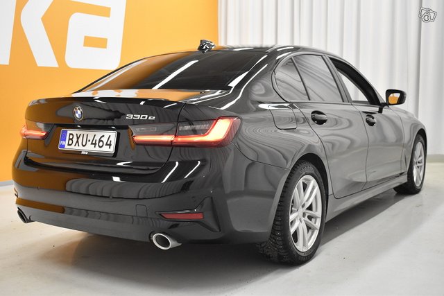 BMW 330 8