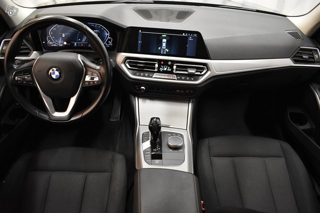 BMW 330 16