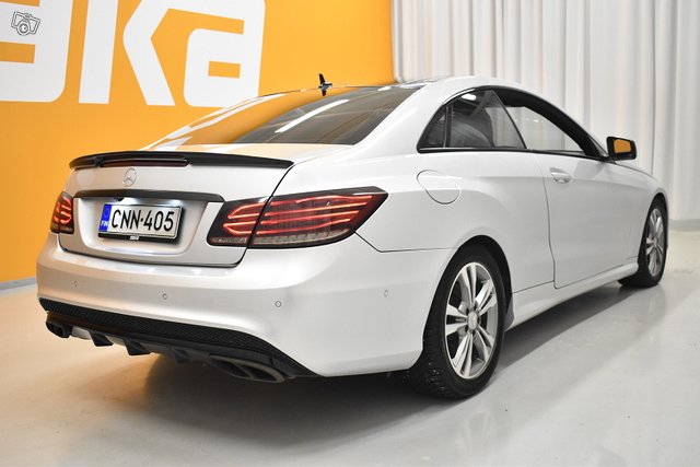 Mercedes-Benz E 8