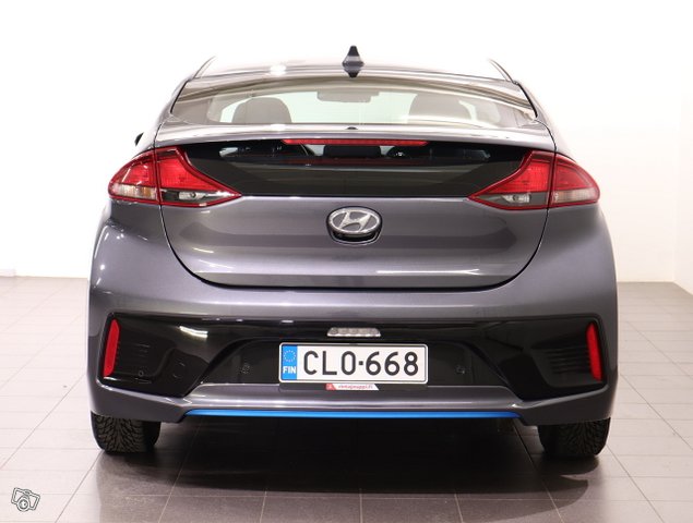 Hyundai IONIQ Hybrid 5