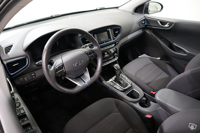 Hyundai IONIQ Hybrid 10