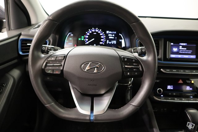 Hyundai IONIQ Hybrid 11