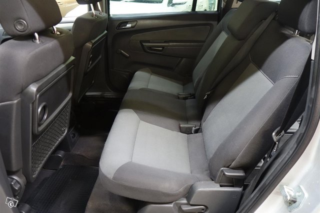 Opel Zafira 10