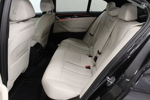 BMW 530 13