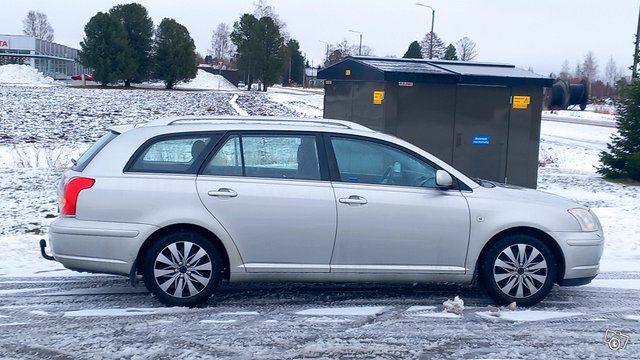 Toyota Avensis 5