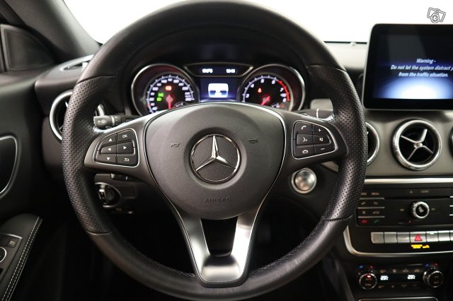 Mercedes-Benz CLA 11