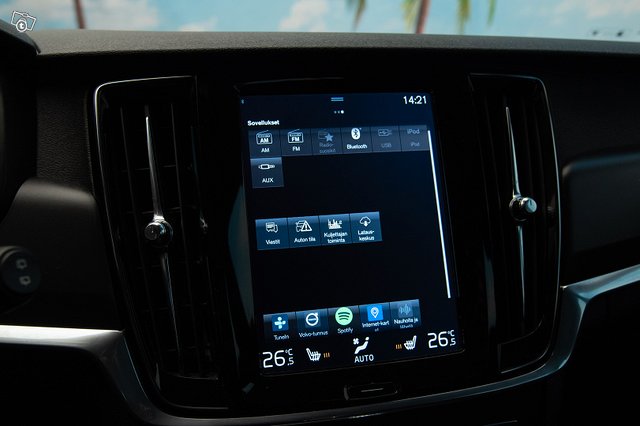 VOLVO V90 20